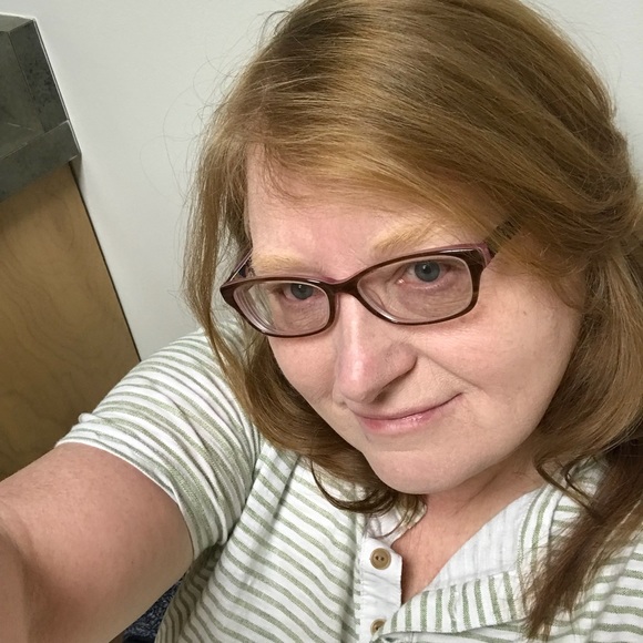 Meet your Posher, Joanie - Picture 2 of 2